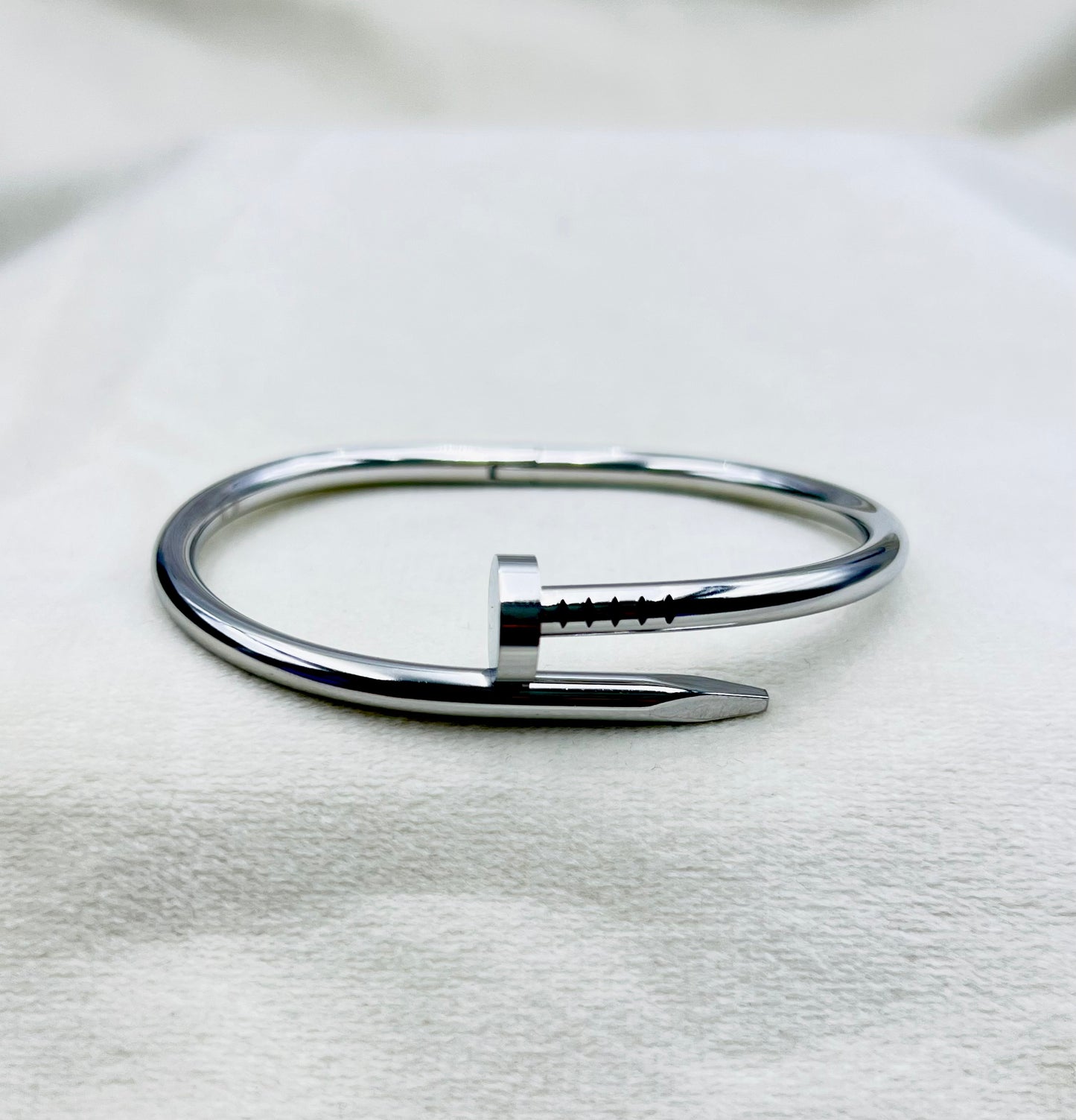 Brazalete Cartier Clavo Rosek