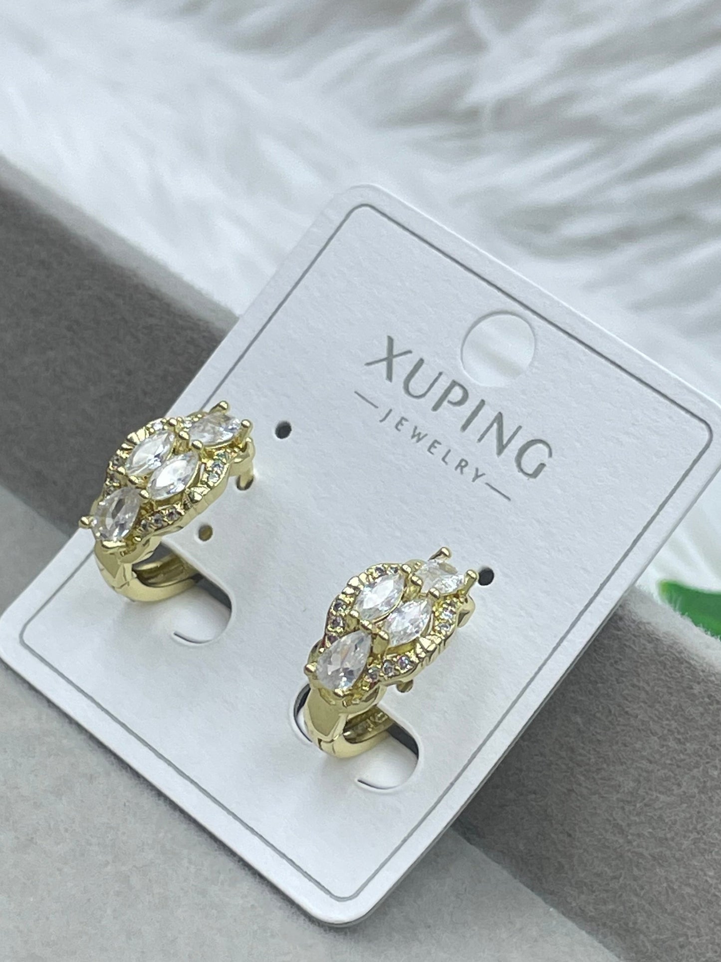 Arete Xuping Dorado