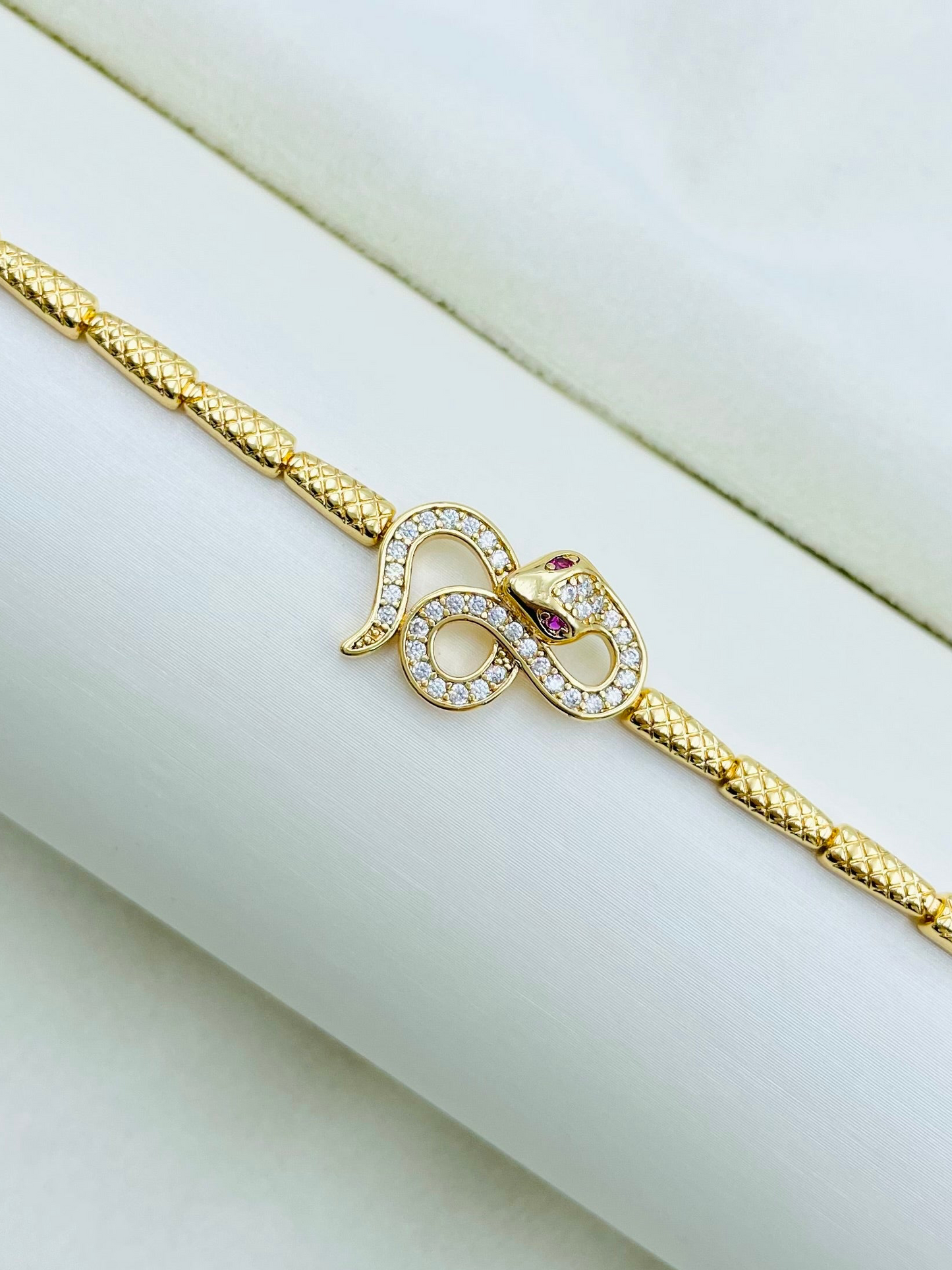 Pulsera Rosada Rosek