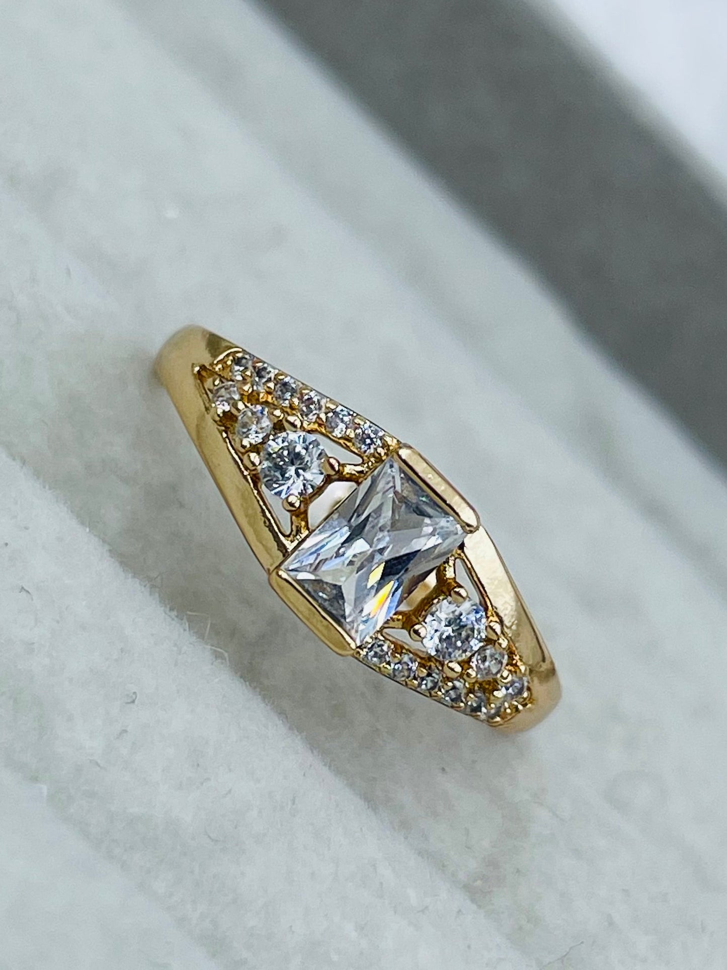 Anillo Xuping