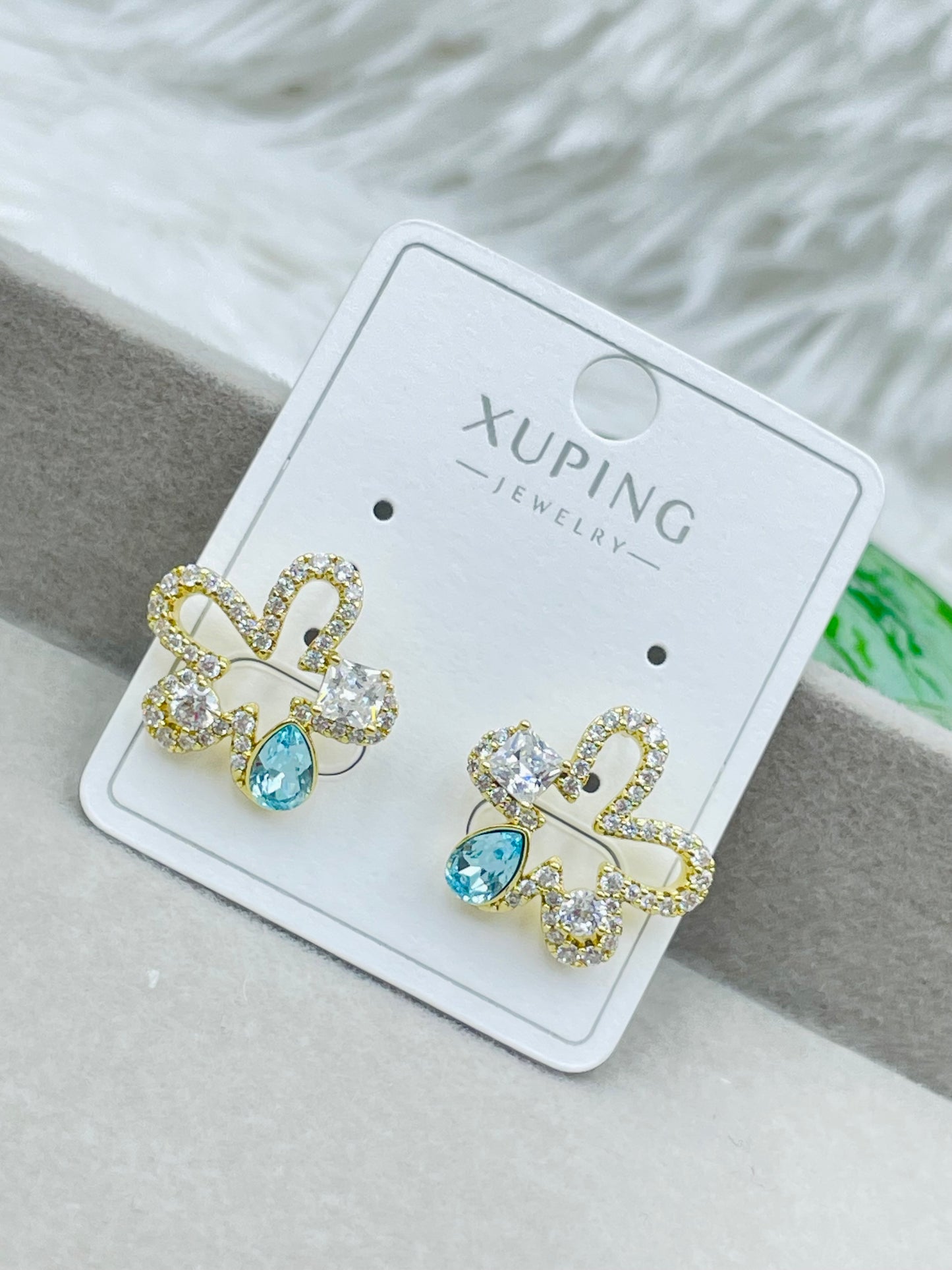Arete Xuping Dorado