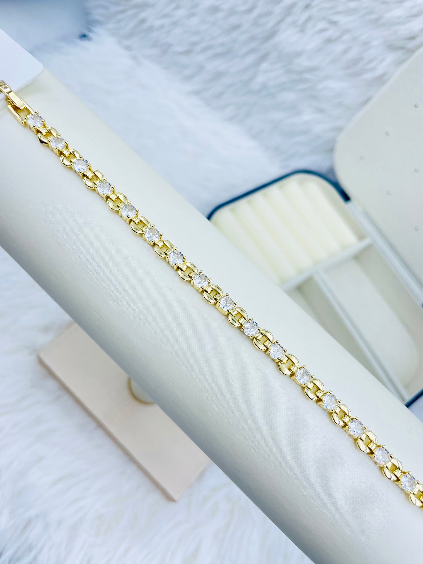 Pulsera Dorada Rosek