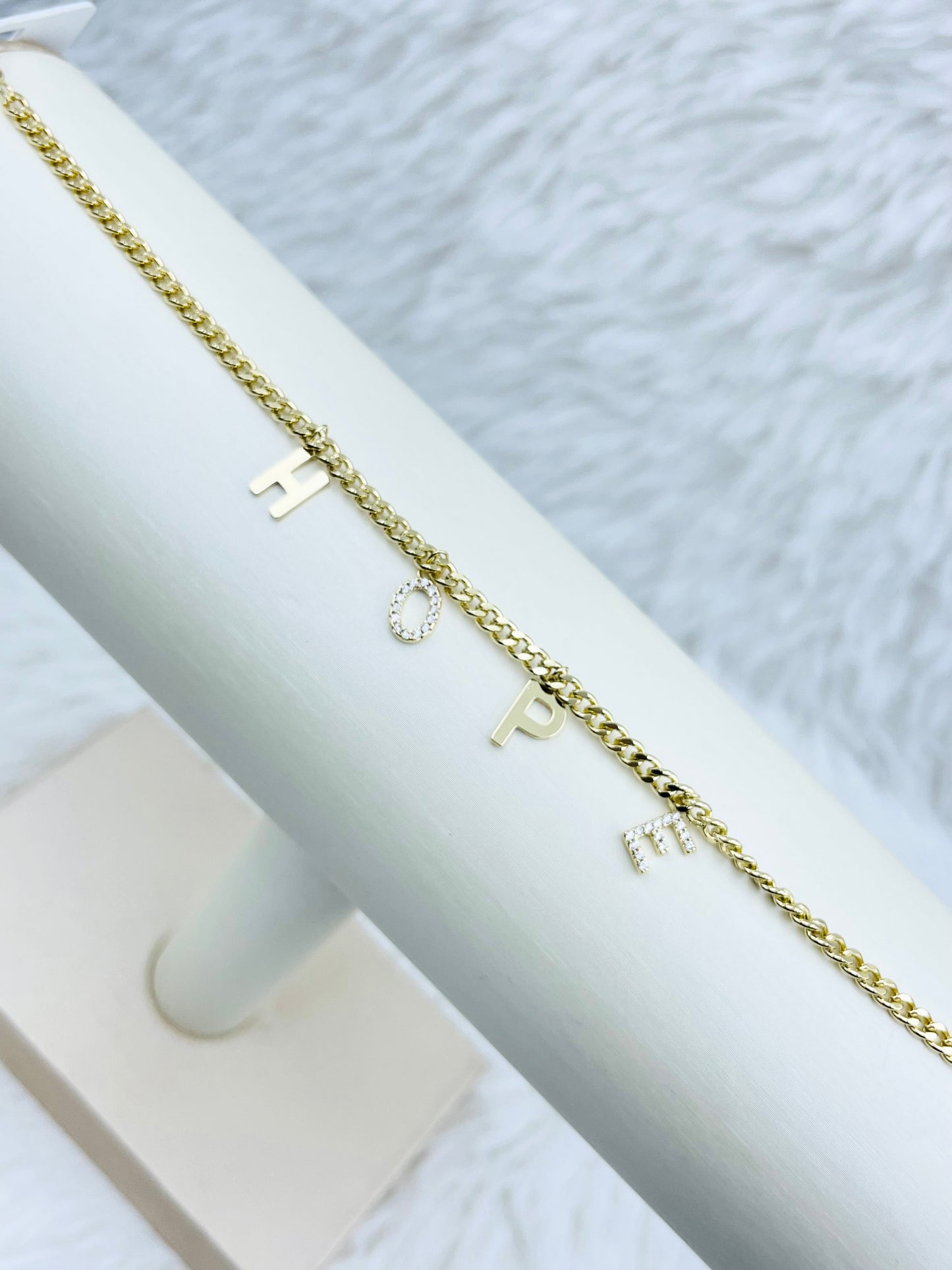 Pulsera Dorada Rosek