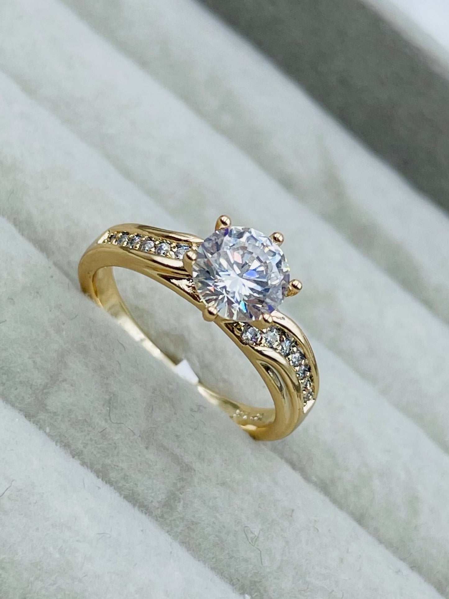 Anillo Xuping