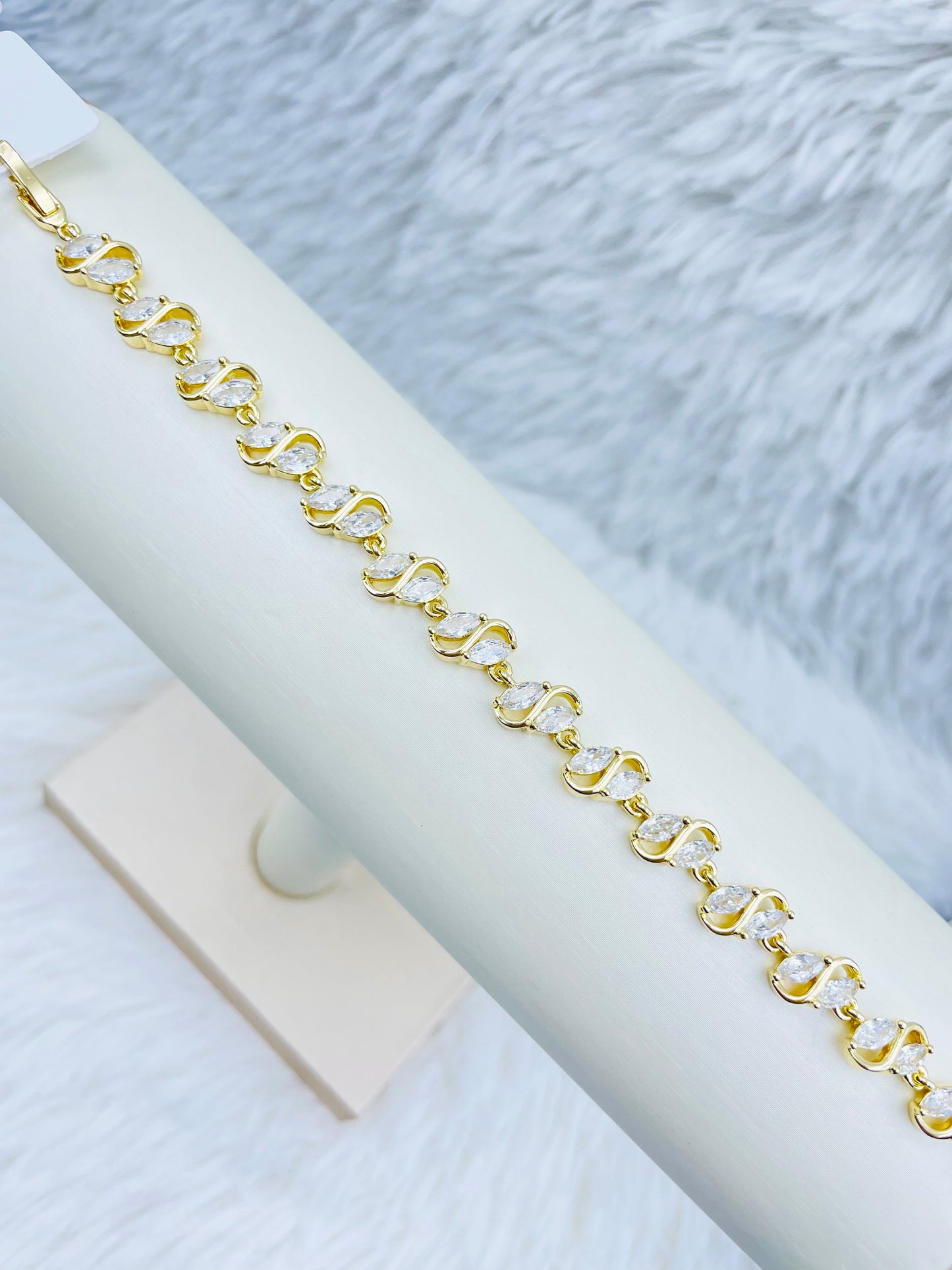 Pulsera Dorada Rosek