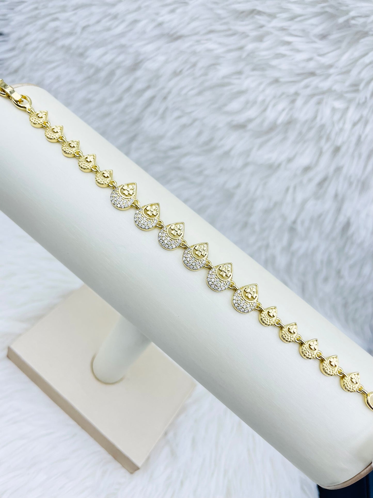 Pulsera Dorada Rosek