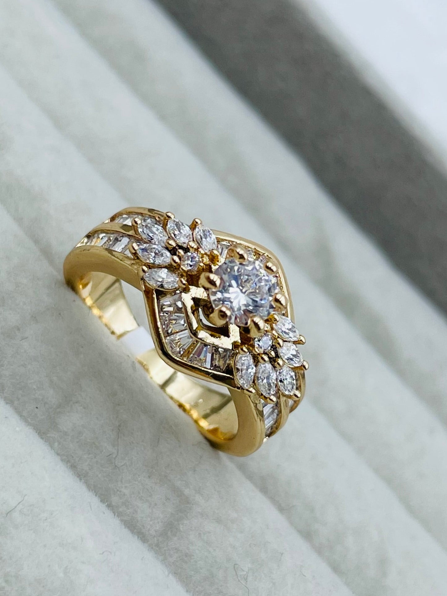 Anillo Xuping