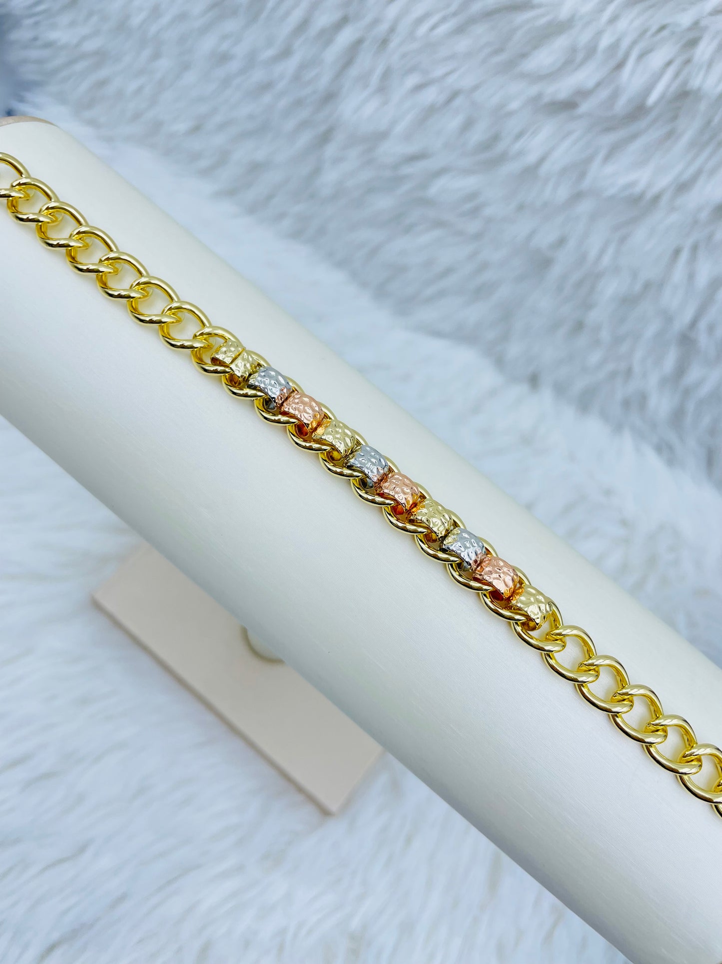 Pulsera Dorada Rosek