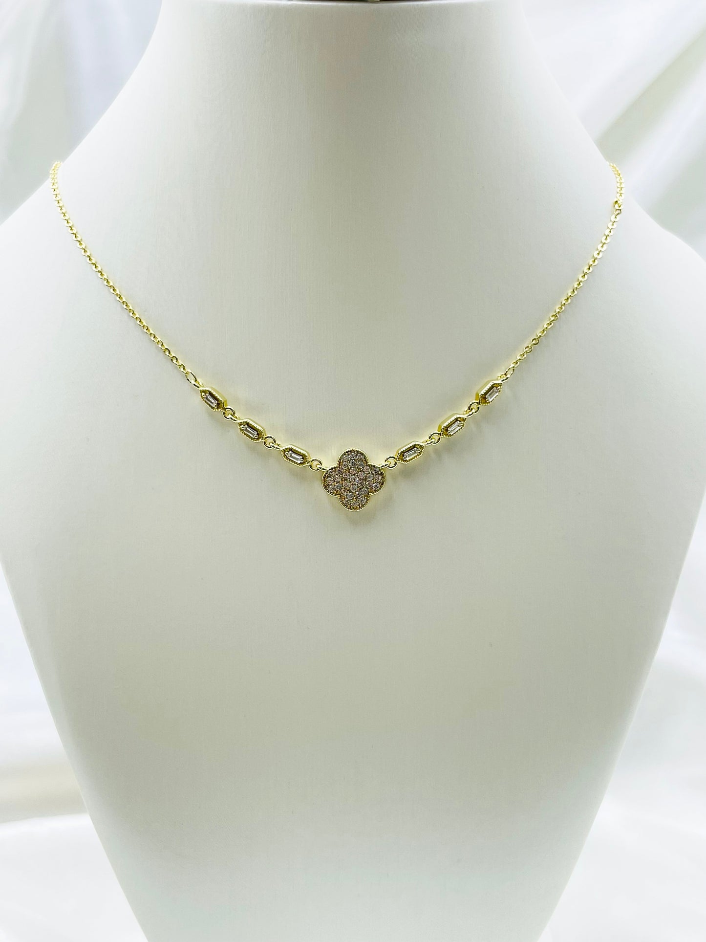 Collar Dorado Rosek