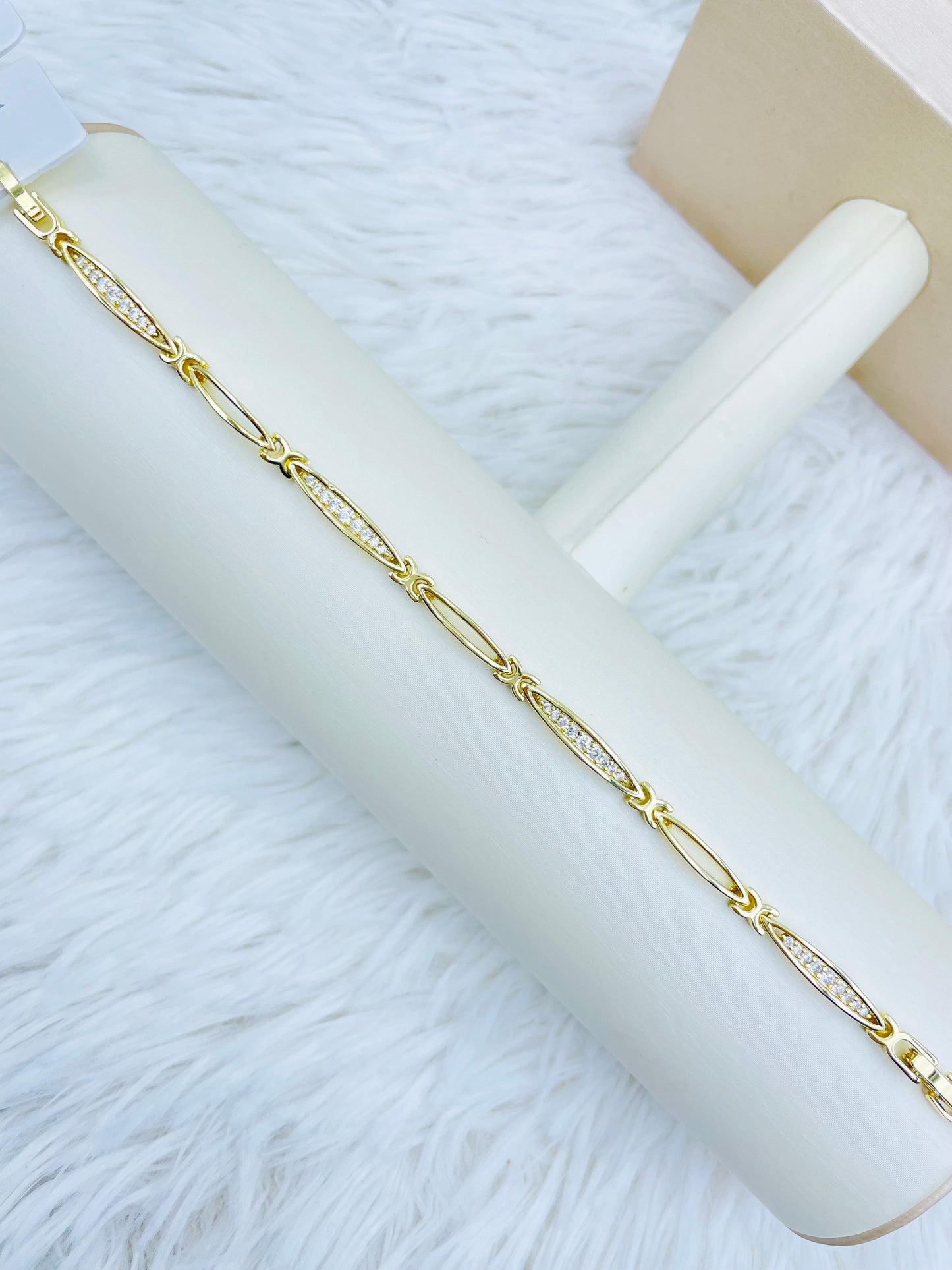 Pulsera Dorada Rosek