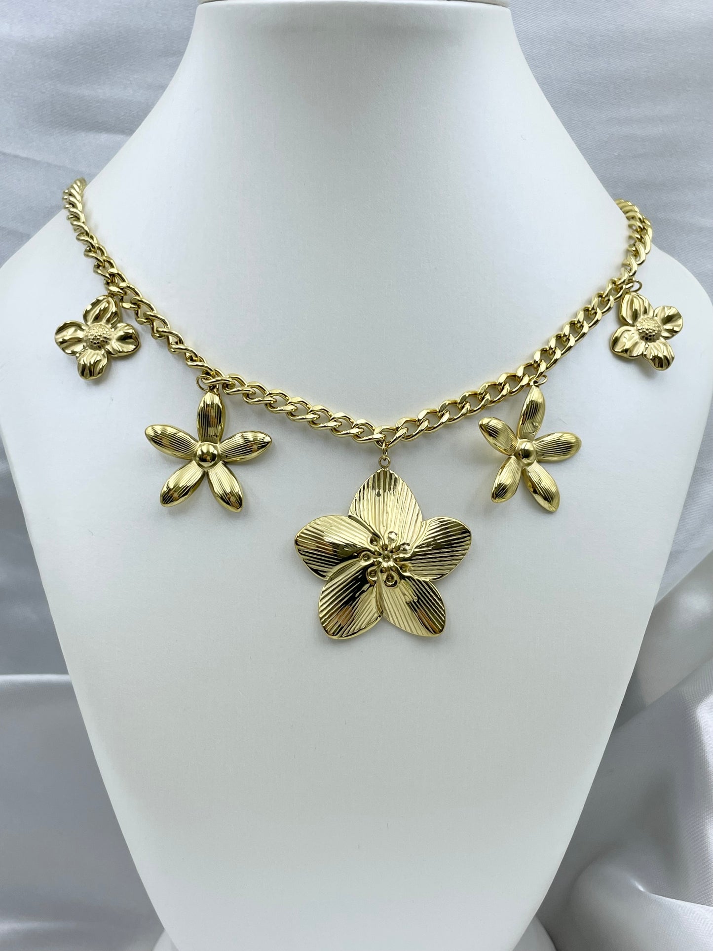 Collar Dorado Rosek