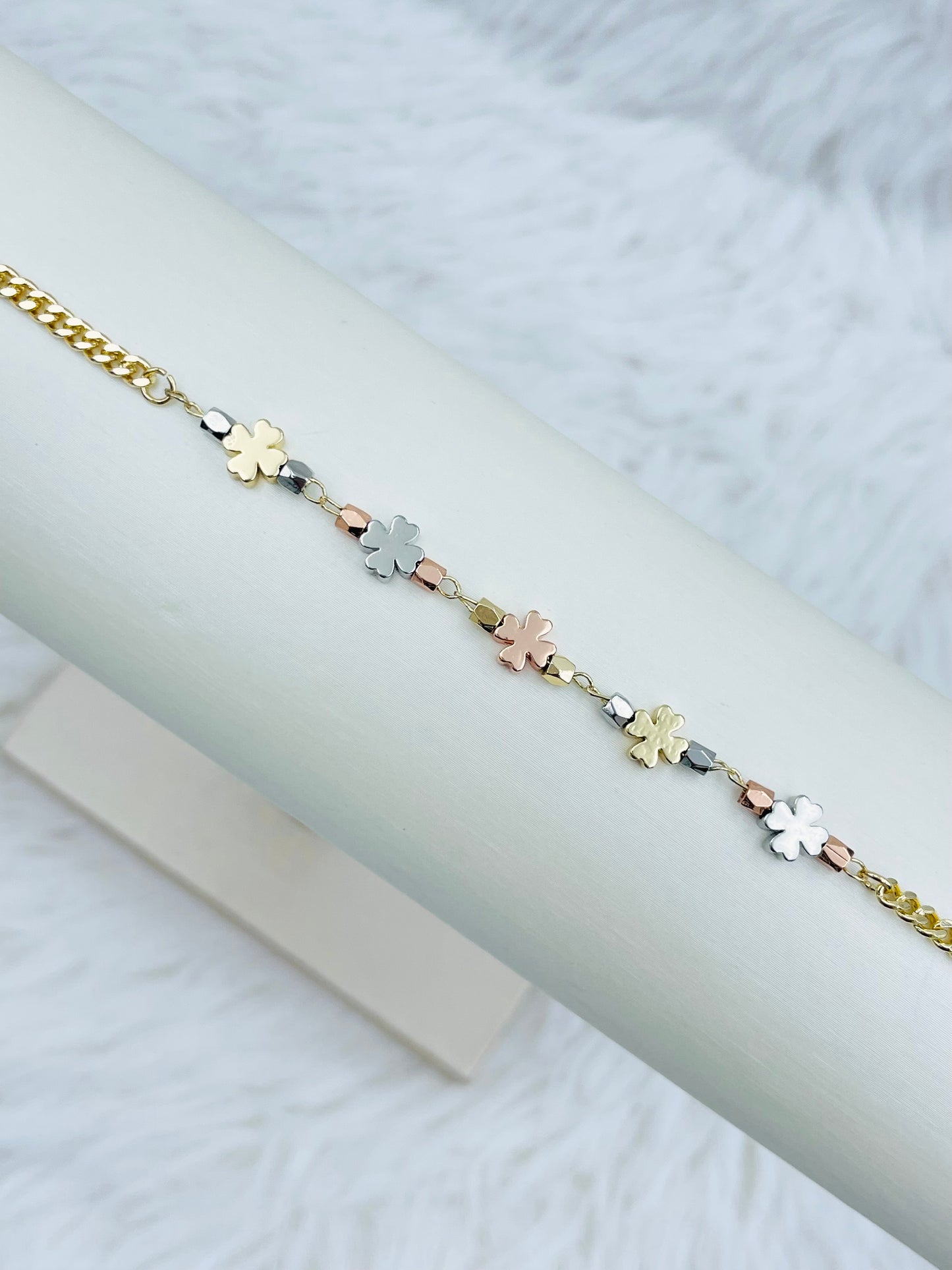 Pulsera Dorada Rosek