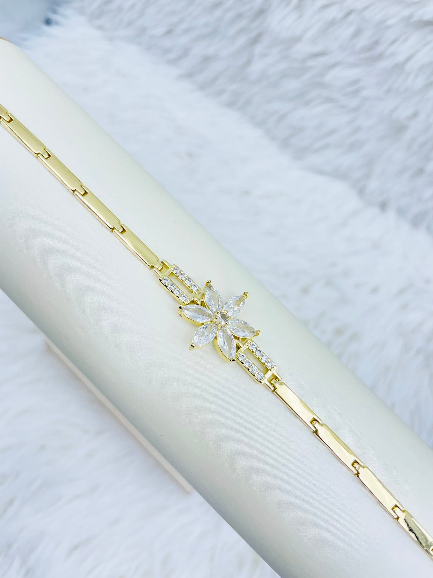 Pulsera dorada Rosek