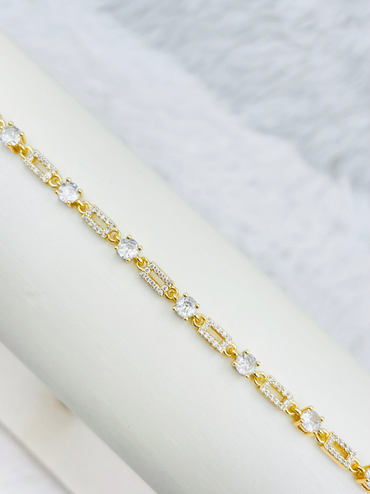 Pulsera Dorada Rosek