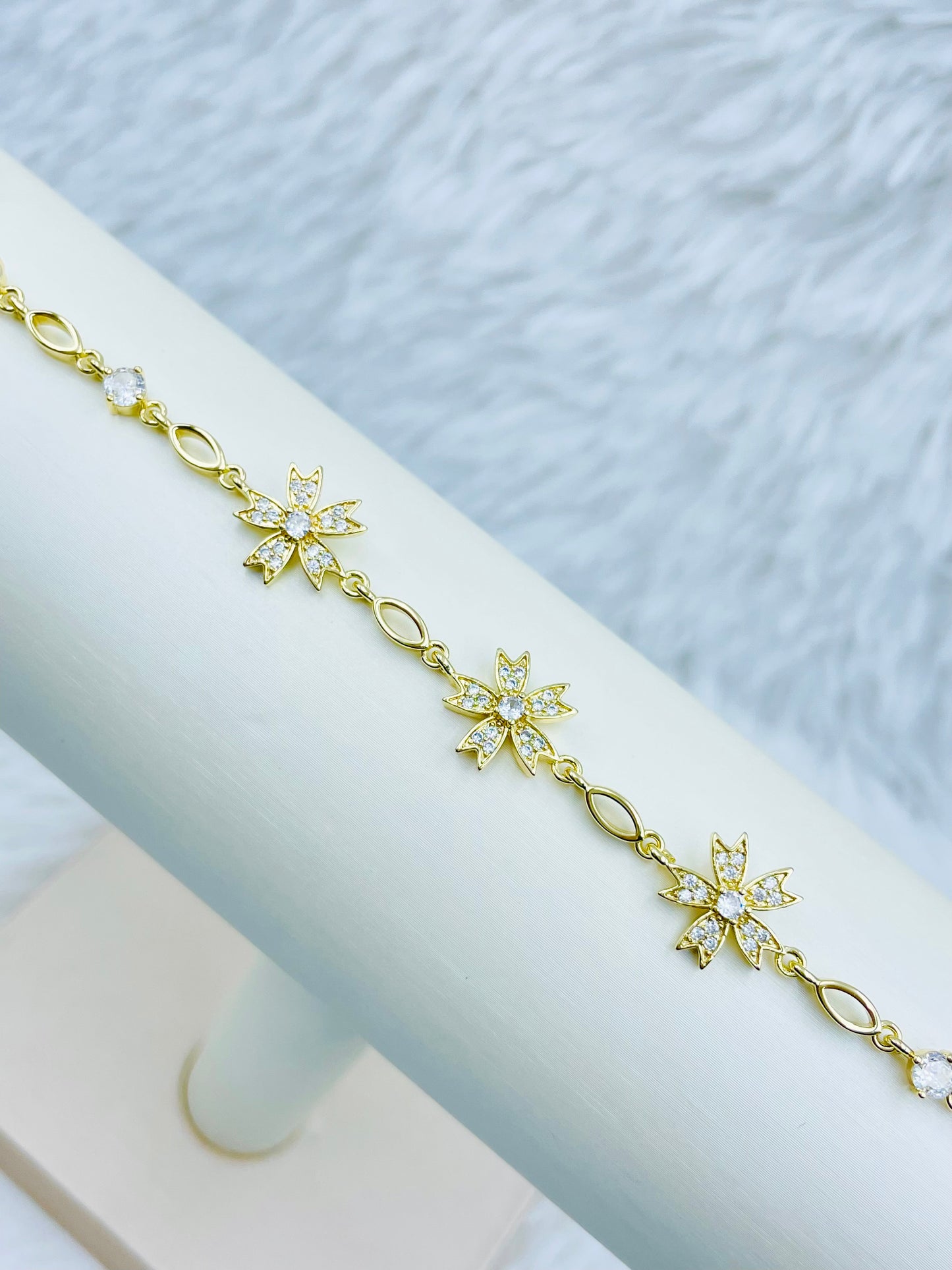 Pulsera Dorada Rosek