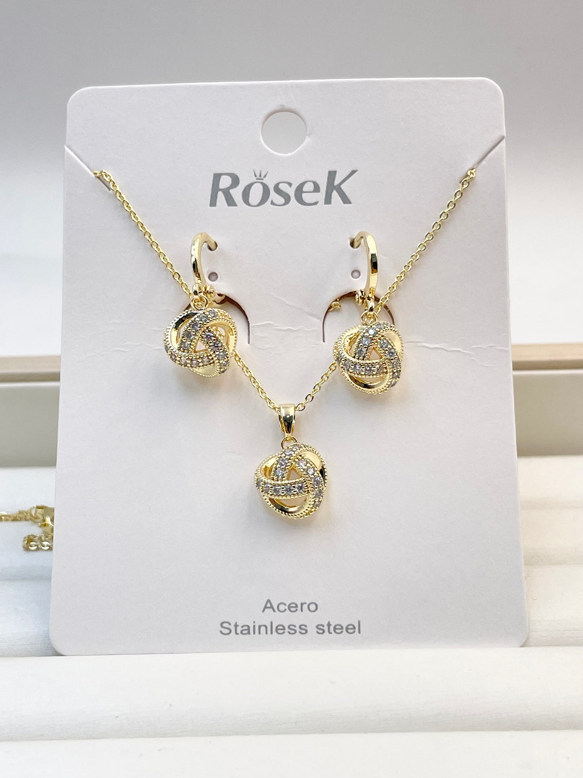 Conjunto Dorado