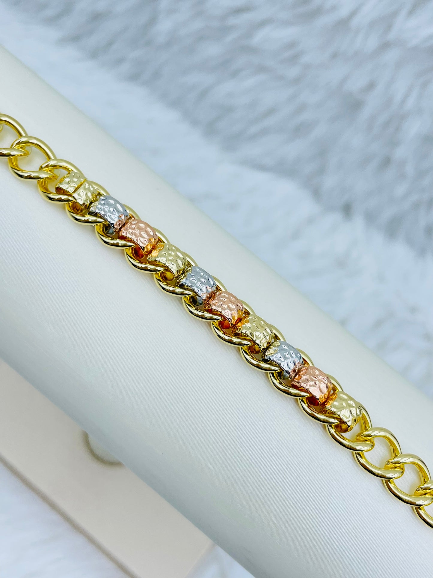 Pulsera Dorada Rosek