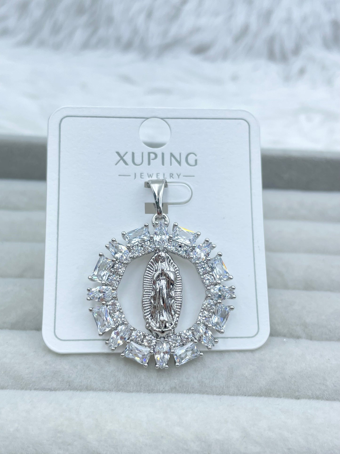 Dije Religioso Plateado