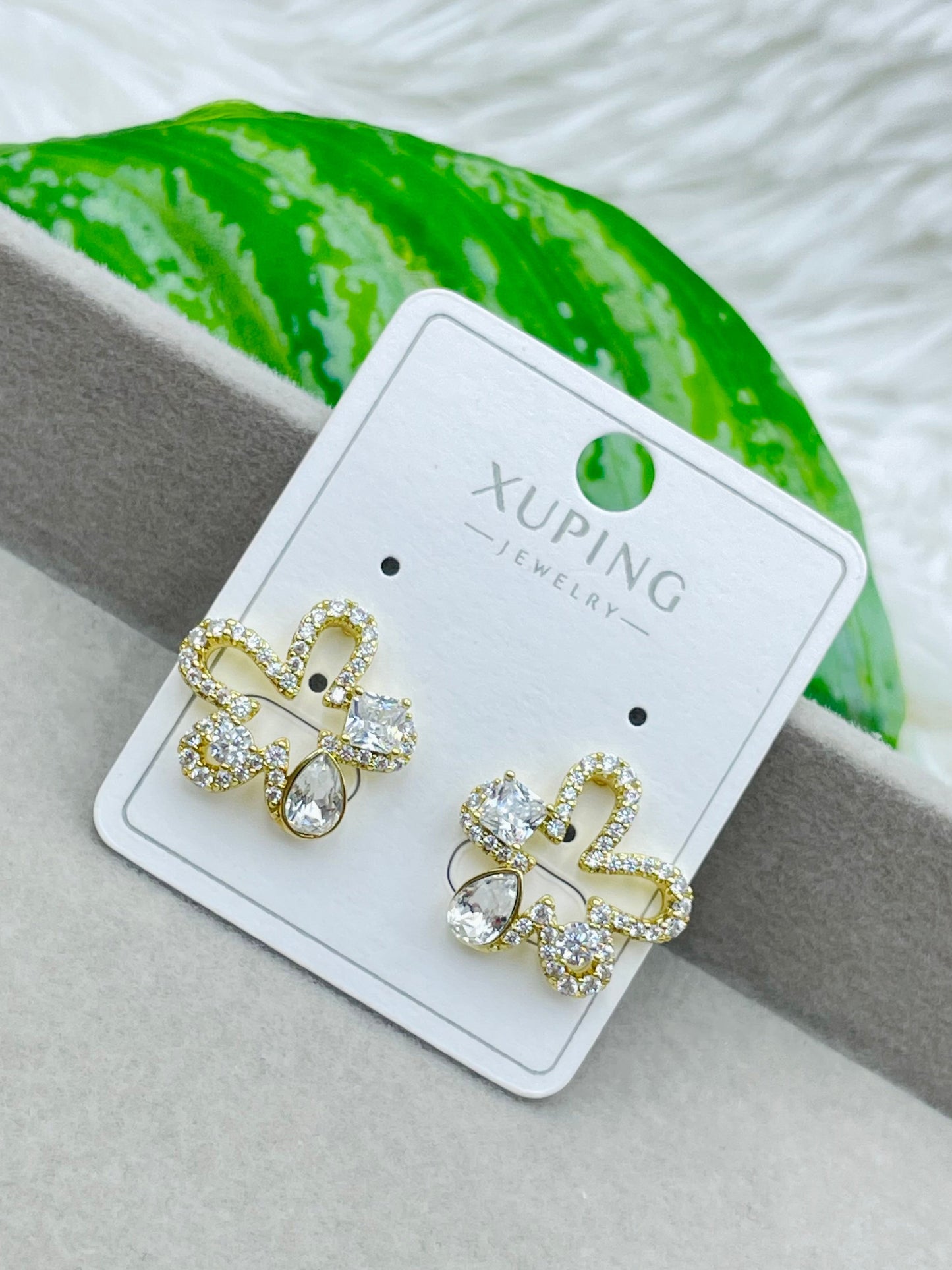 Arete Xuping Dorado