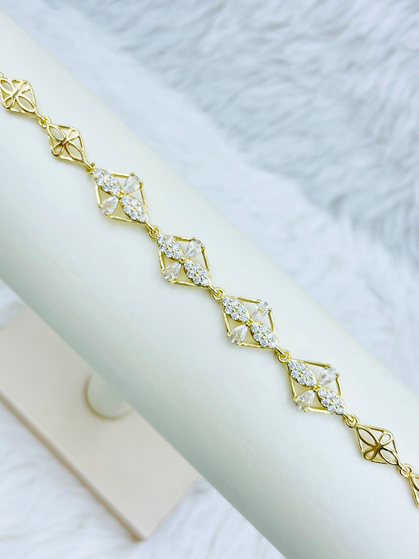 Pulsera Dorada Rosek