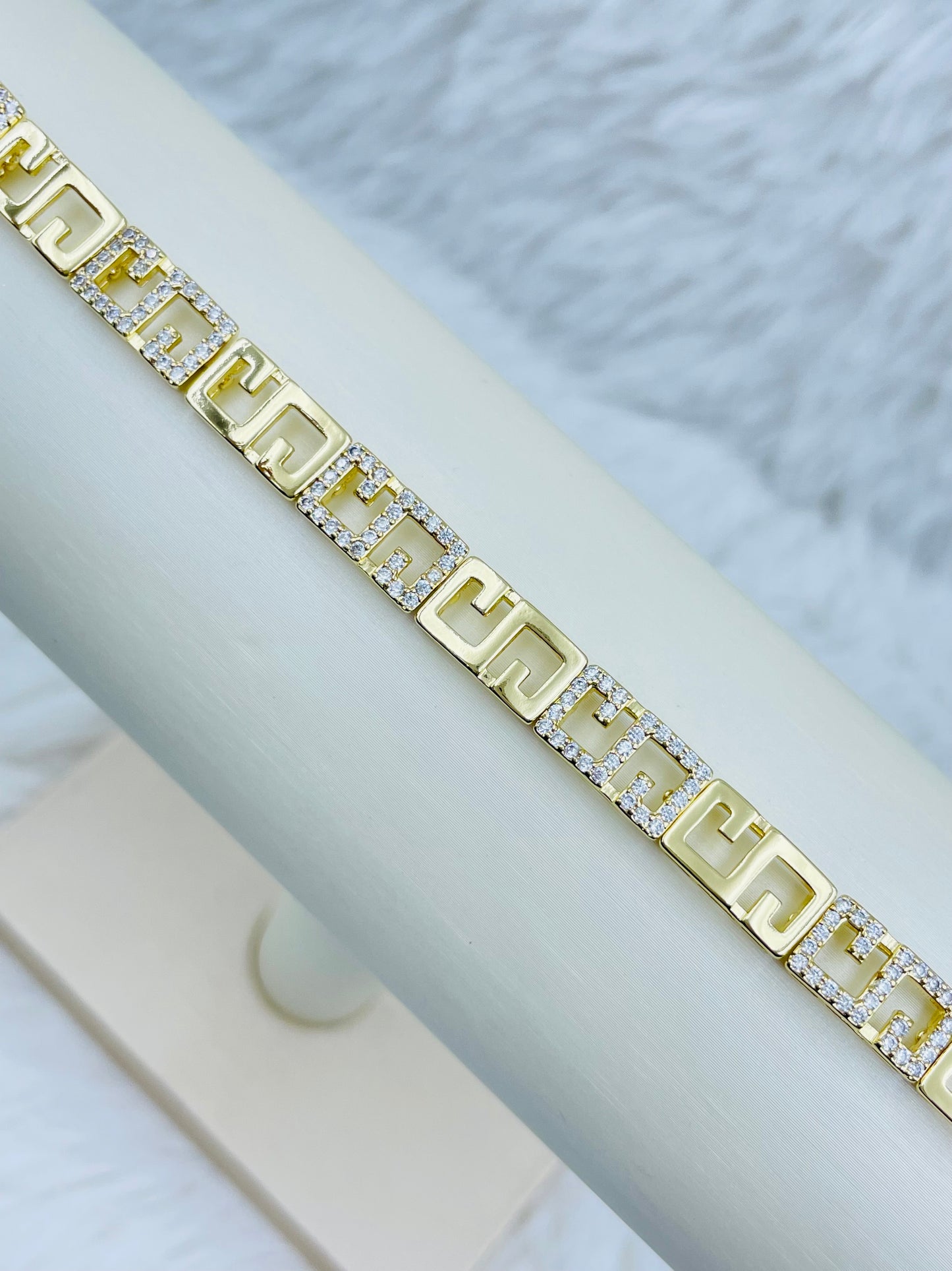 Pulsera Dorada Rosek