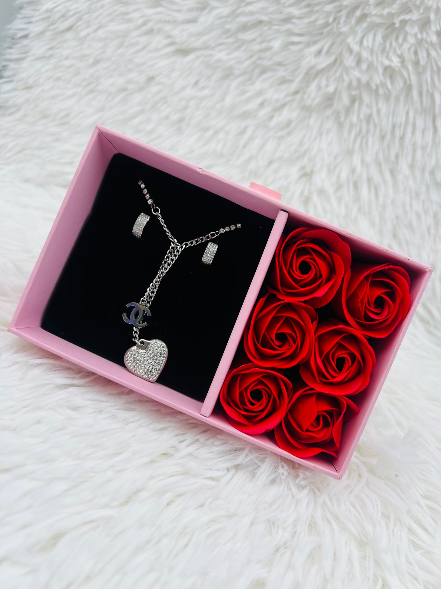Conjunto San Valentín Rosek
