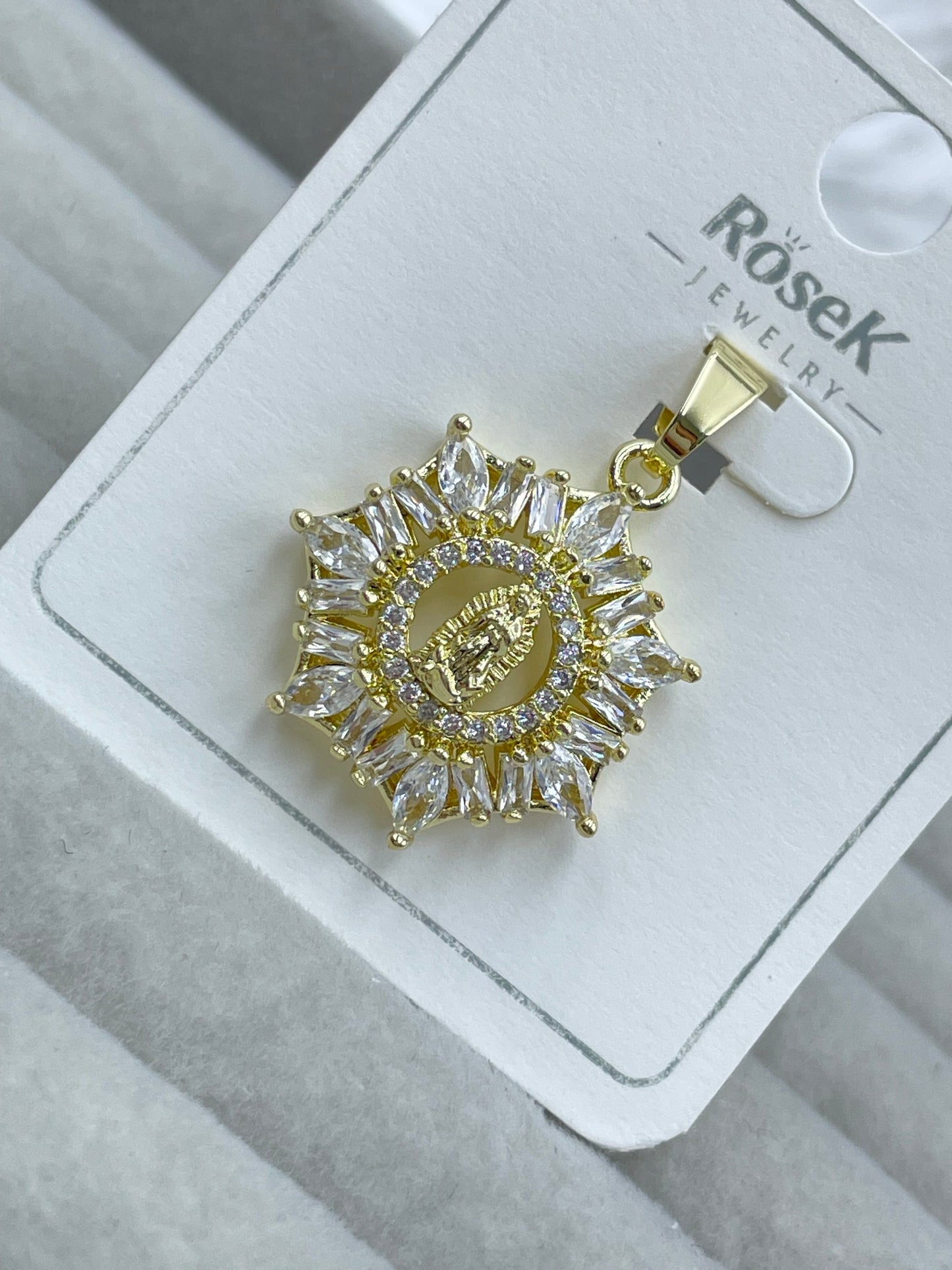 Dije Religioso Dorado