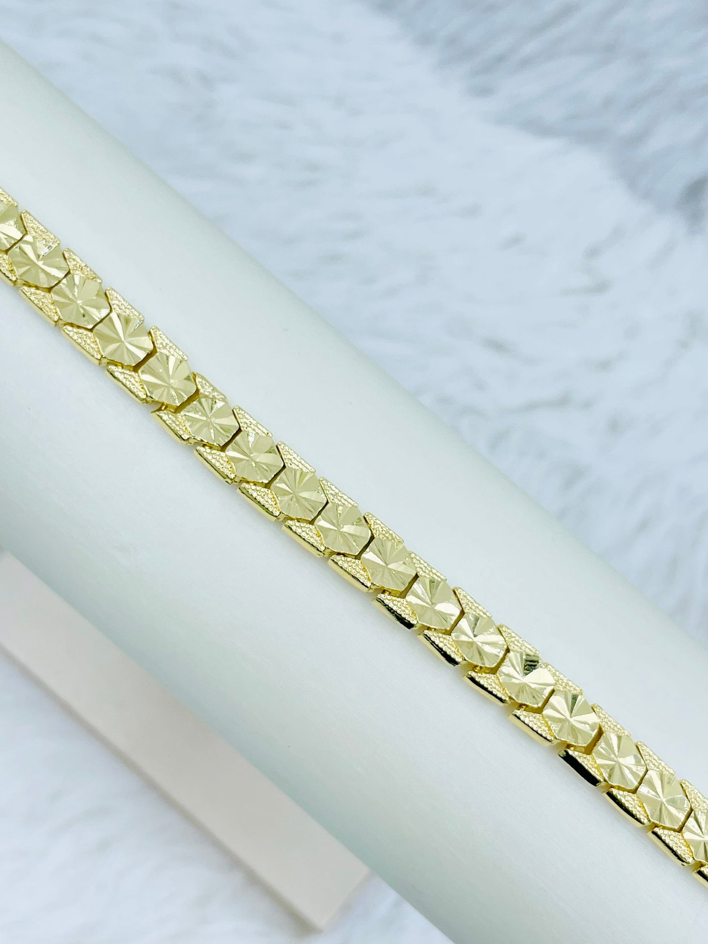 Pulsera Dorada Rosek