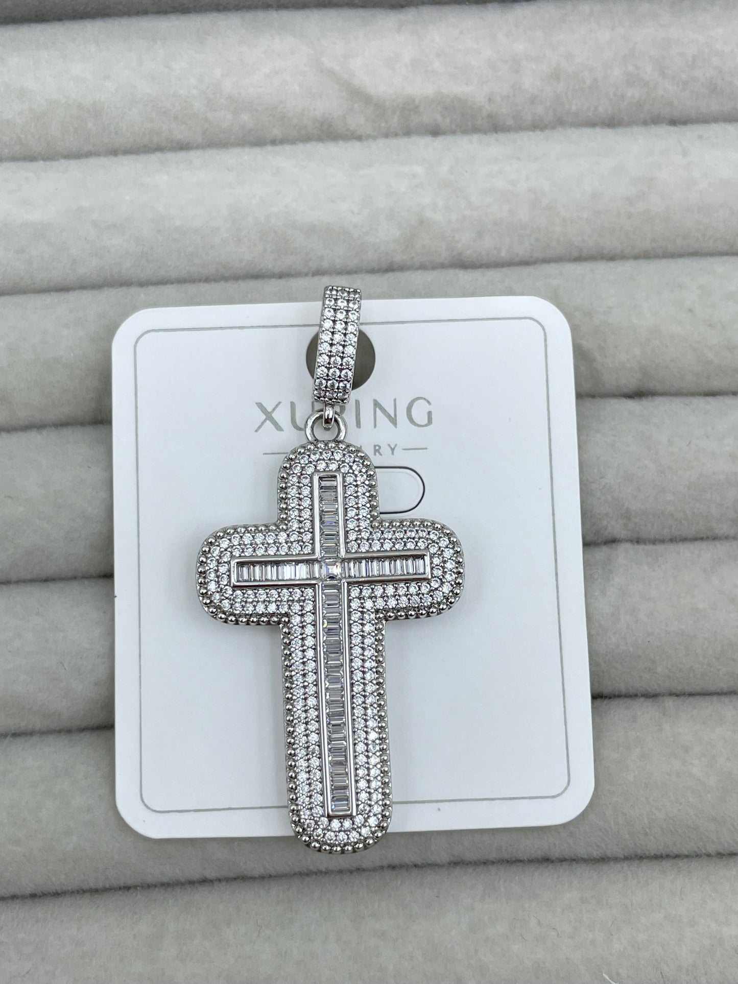 Dije Religioso Plateado