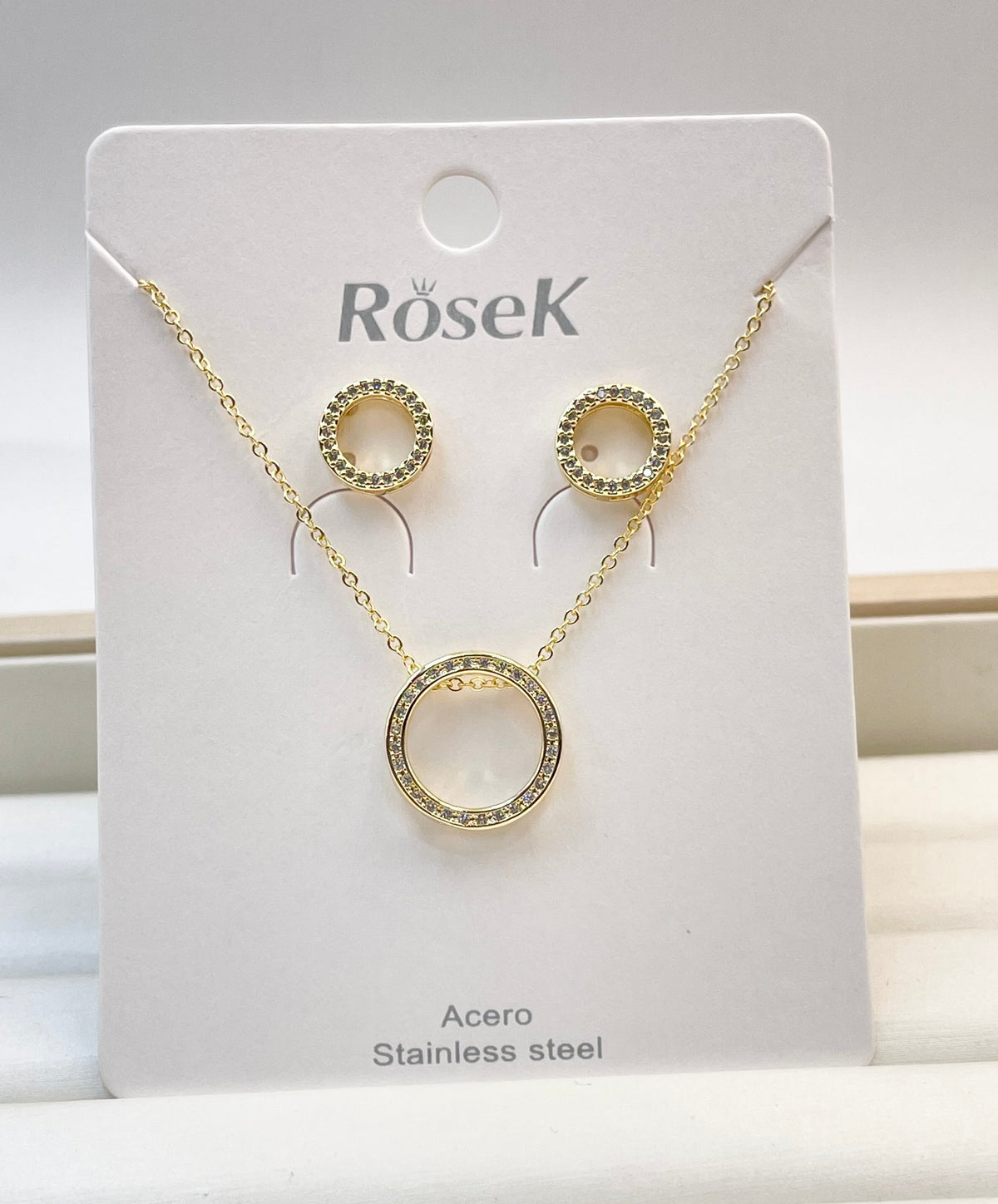 Conjunto Dorado