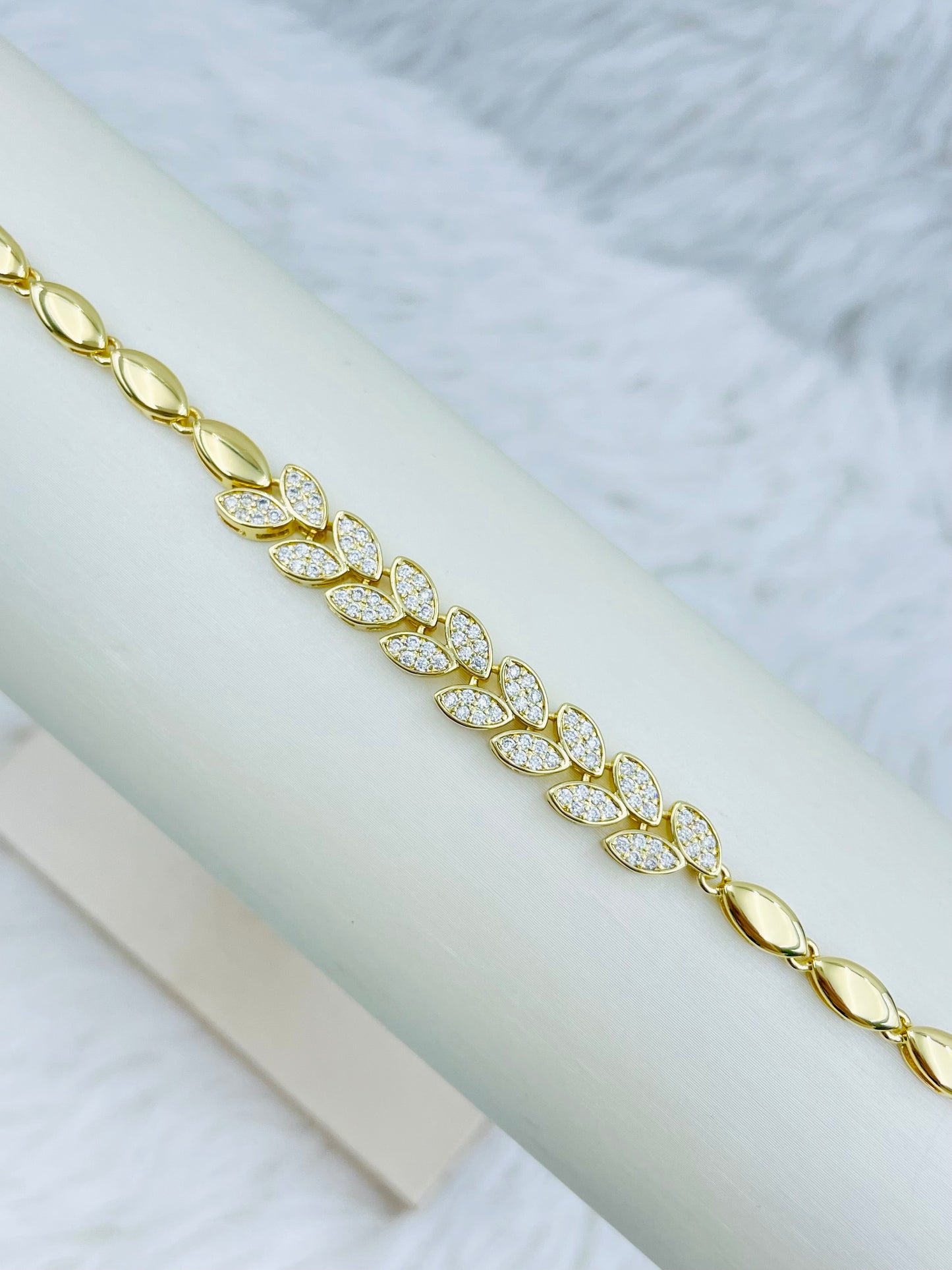 Pulsera Dorada Rosek