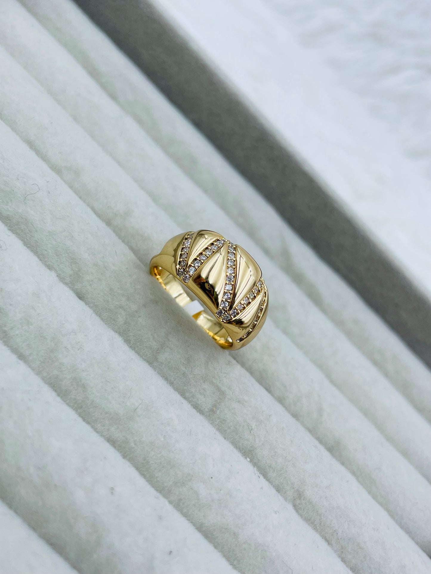 Anillo Xuping