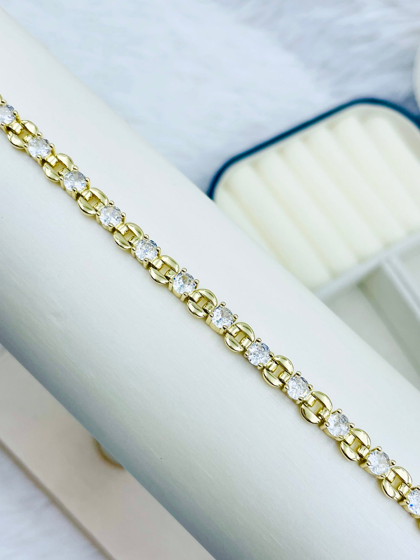 Pulsera Dorada Rosek