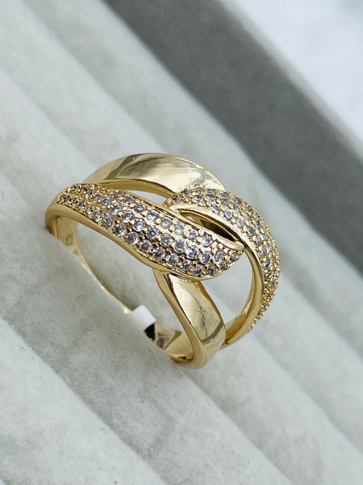 Anillo Xuping
