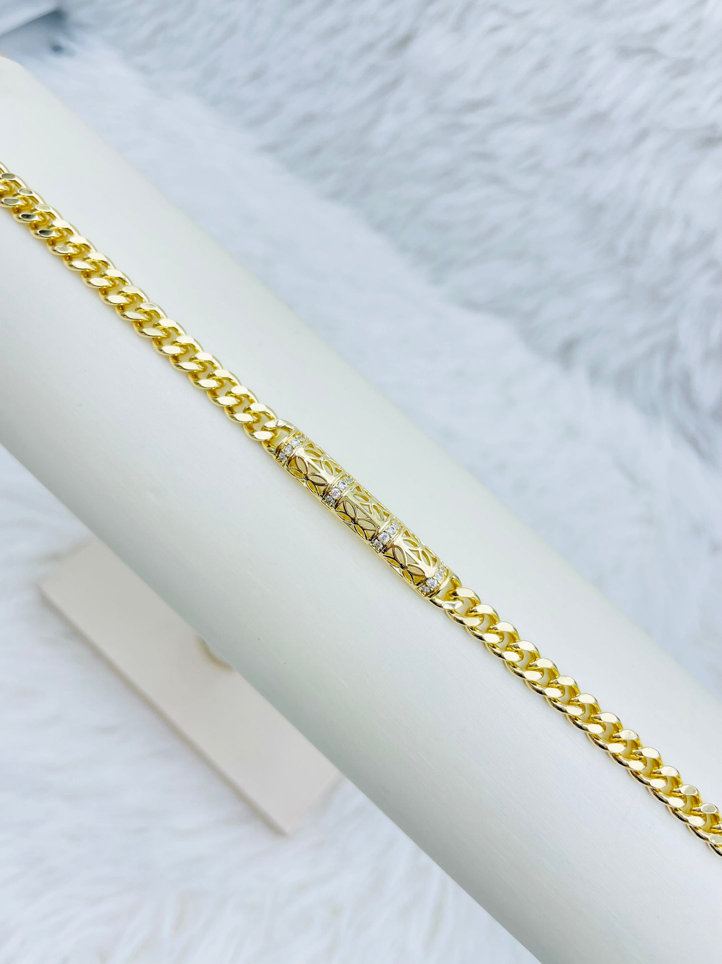 Pulsera Dorada Rosek