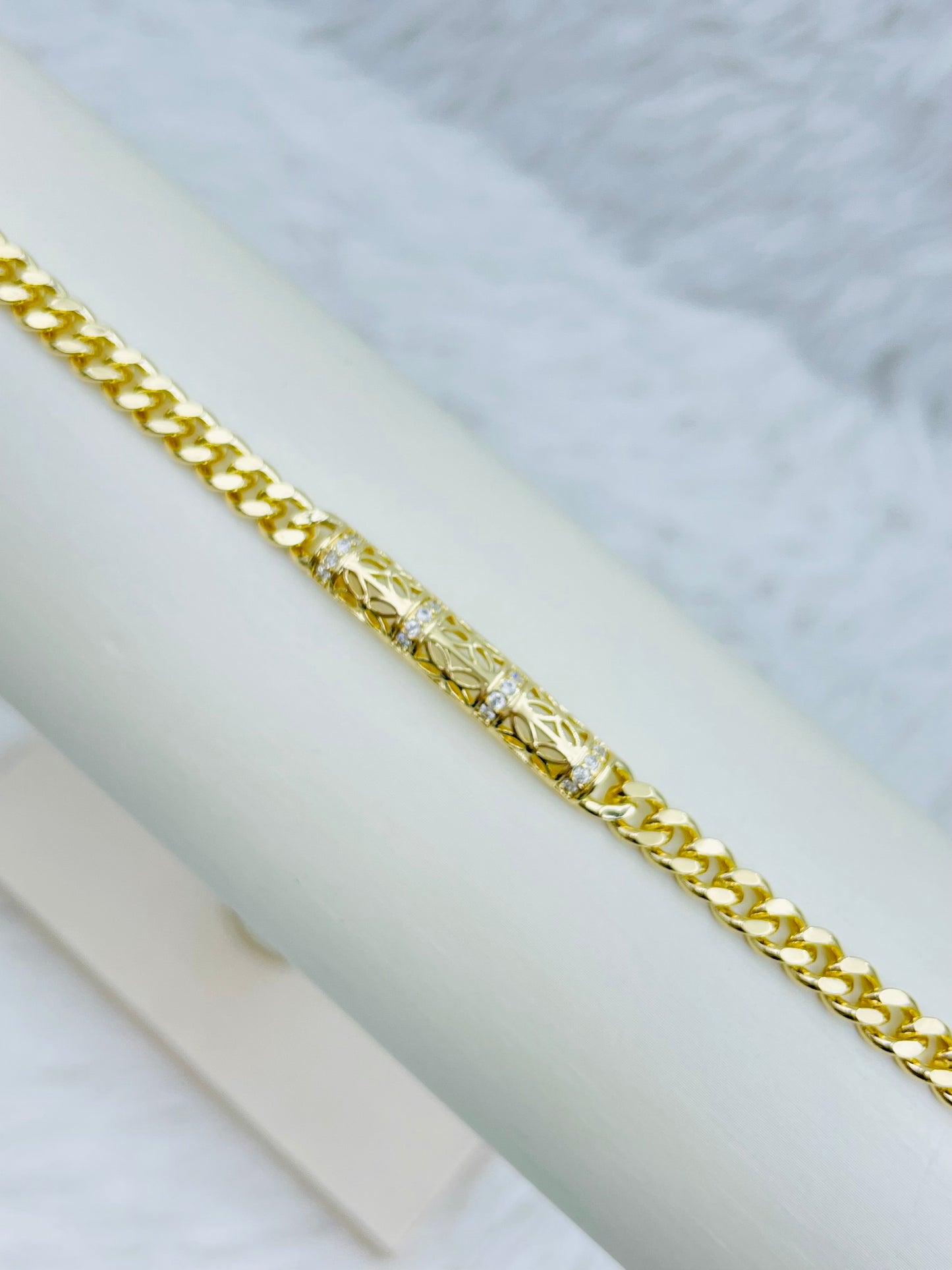 Pulsera Dorada Rosek