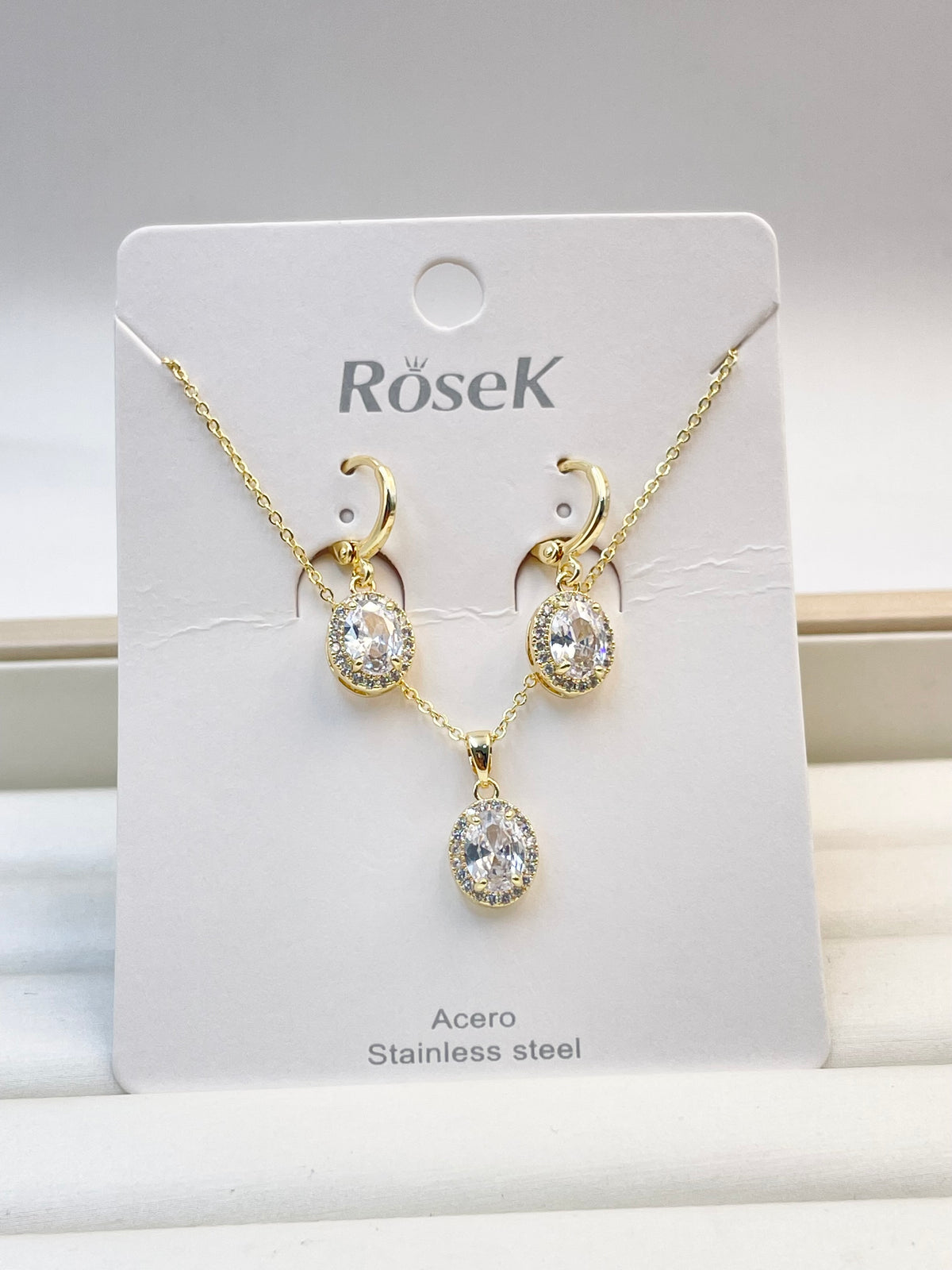 Conjunto Dorado