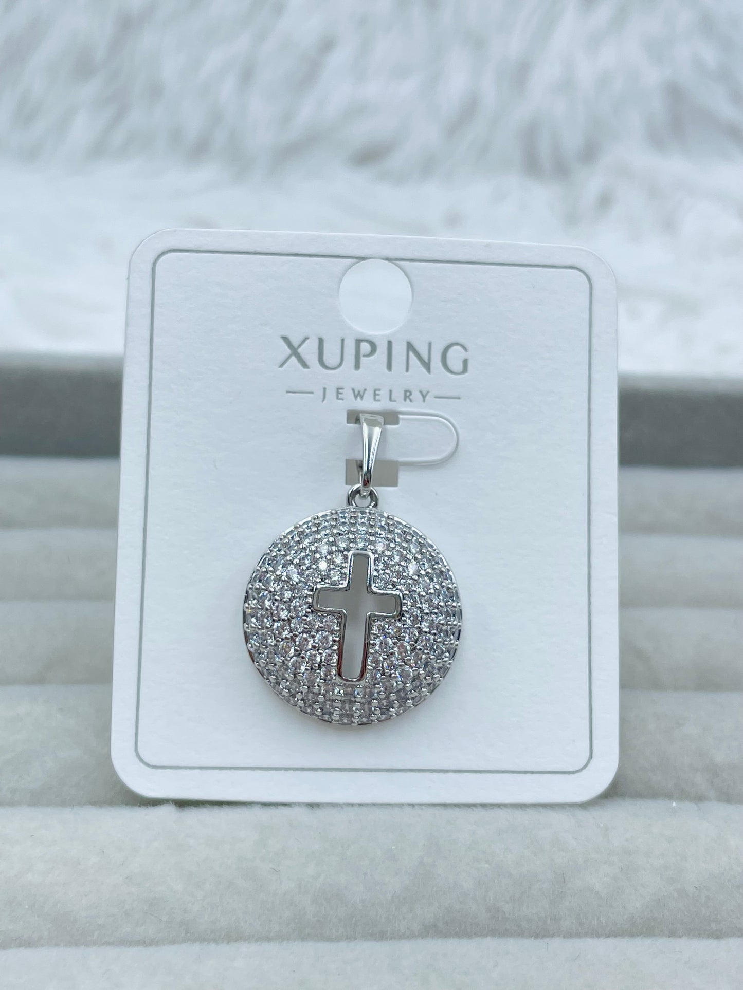 Dije Religioso Plateado