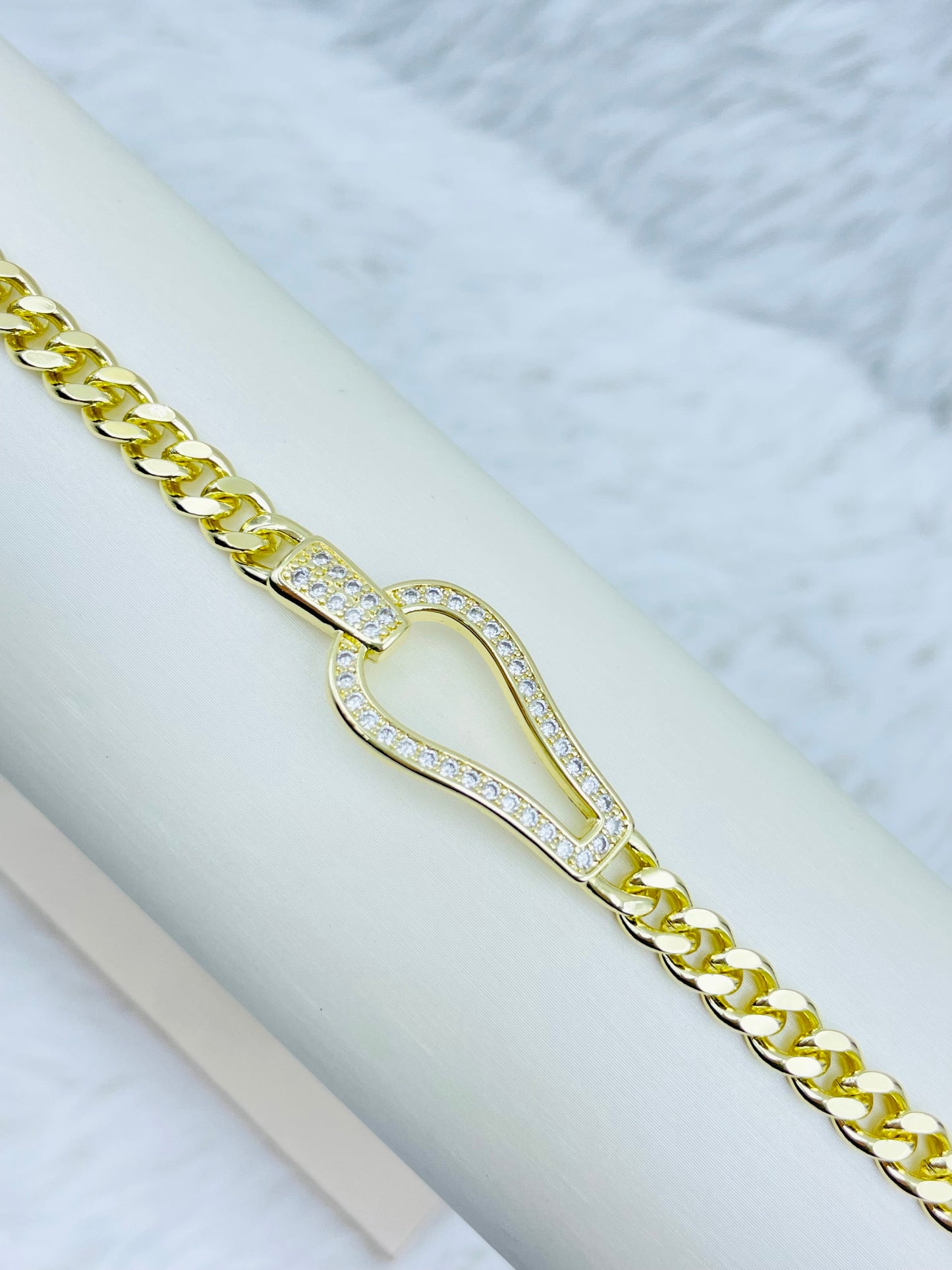 Pulsera Dorada Rosek