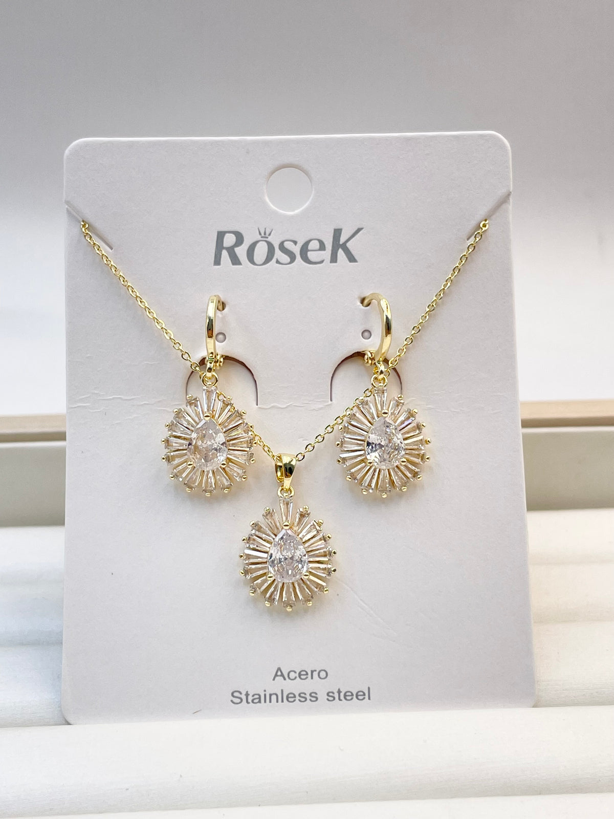 Conjunto Dorado