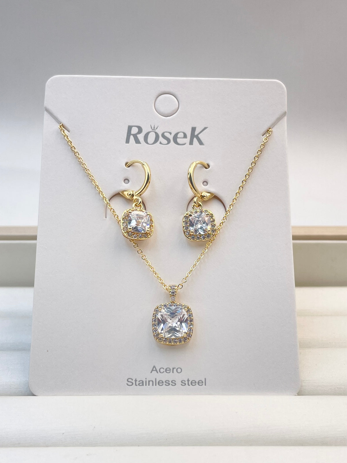 Conjunto Dorado